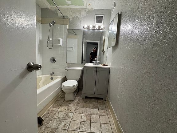 4th image of 1412 A01 E #A22