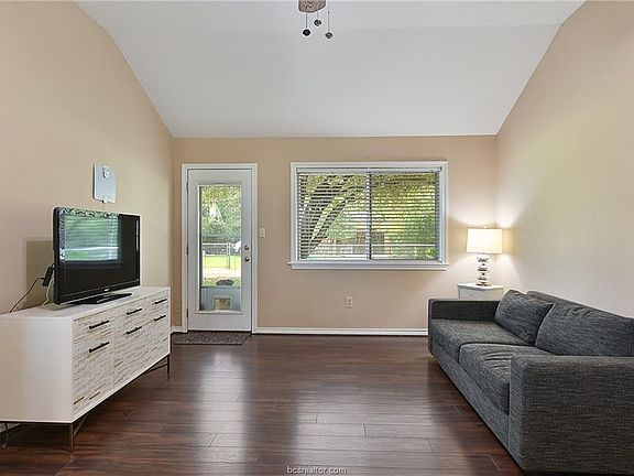5th image of 10284 Timberidge Dr