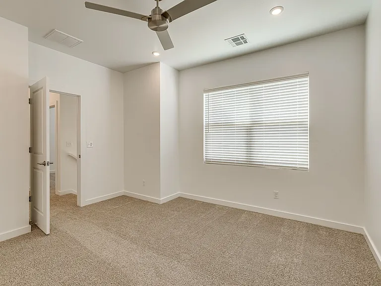 2540 NW 132nd Pl — Photo 20