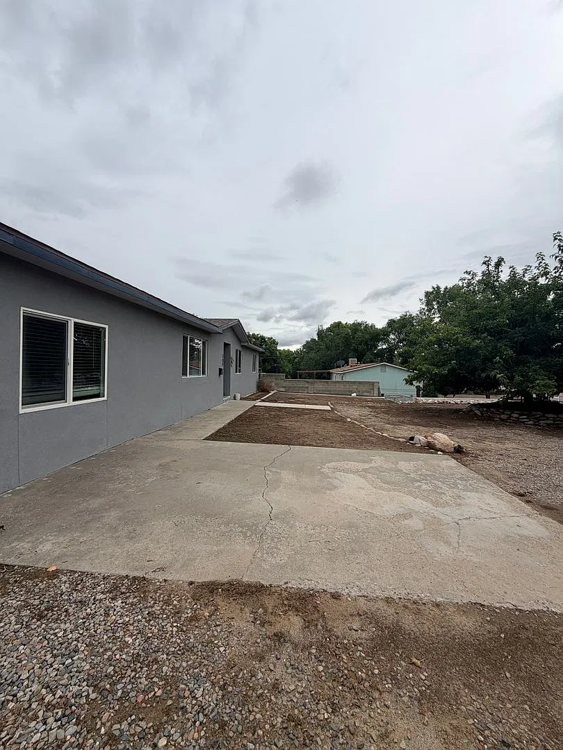 3 bed, 2 bath, 2 living spaces, Aztec NM — Photo 4