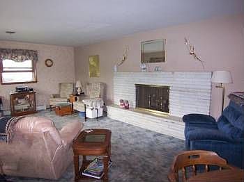 5th image of 900 S Greenfield Ave