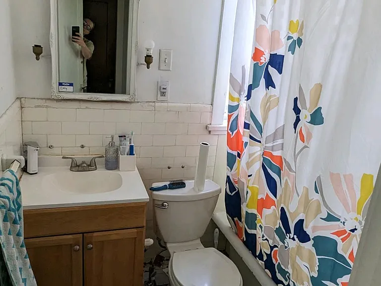 925 Lilac St — Photo 2