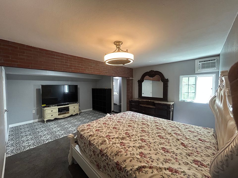 Spacious bedroom