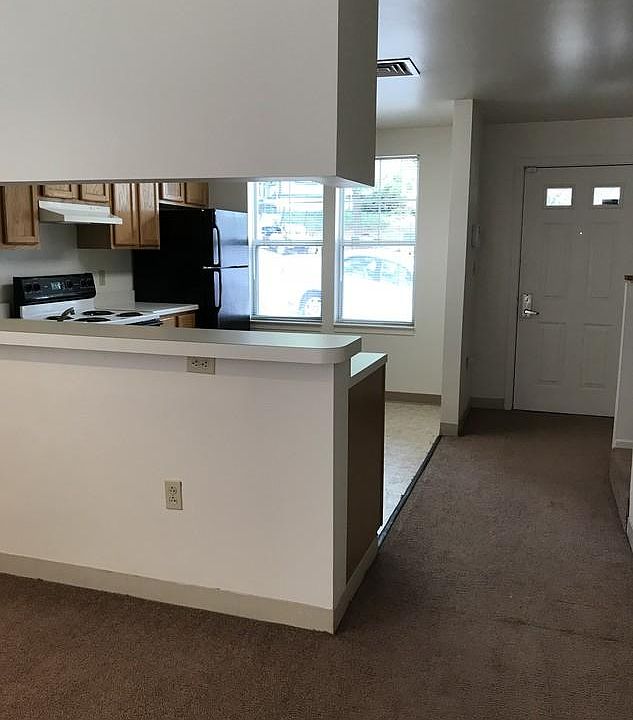 2nd image of 236 Oak Hill Dr