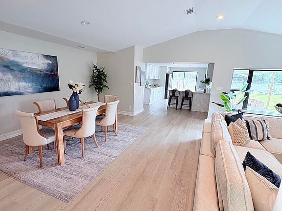 5th image of 1371 RIVER HILLS Court