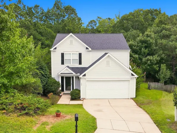 105 Thornton Green Pl, Holly Springs, NC 27540