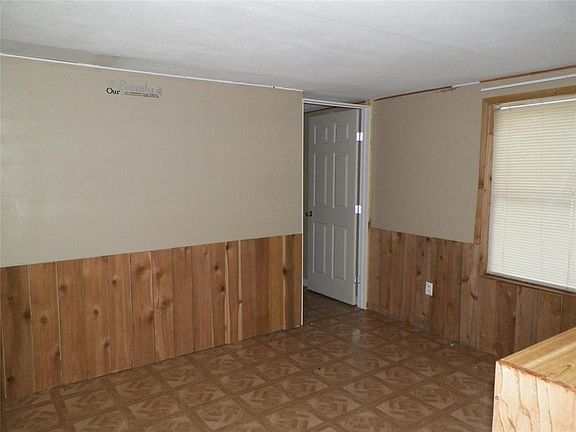 5th image of 1367 Willow Dr