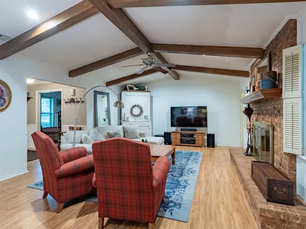 1015 Bel Air Dr, Athens, TX 75751