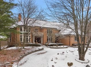 5148 Crest Knolls Ct, Bloomfield Hills, MI 48302