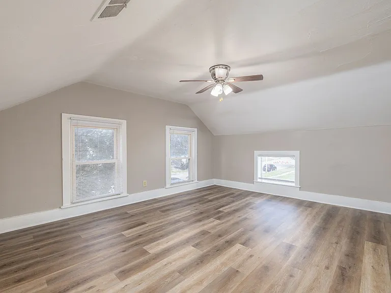 401 Spaulding Ave — Photo 11