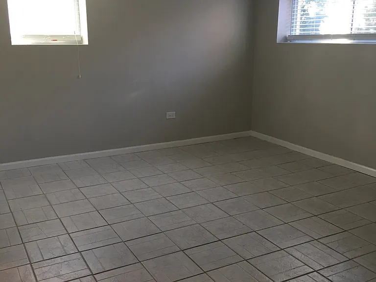 1227 N Bosworth Ave — Photo 10