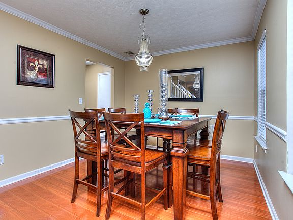 5th image of 4264 Leslie Lee Cir