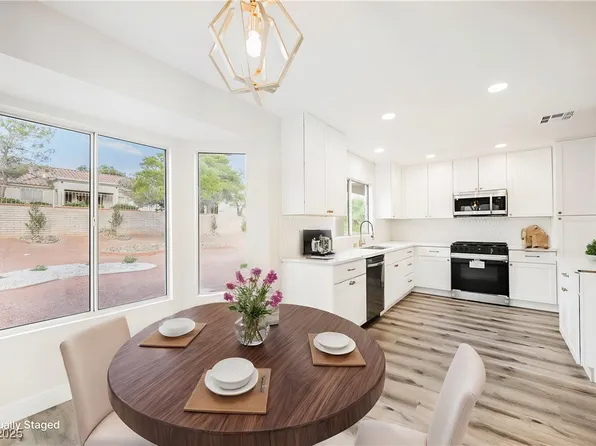 3105 Birdwood Dr, Las Vegas, NV 89134