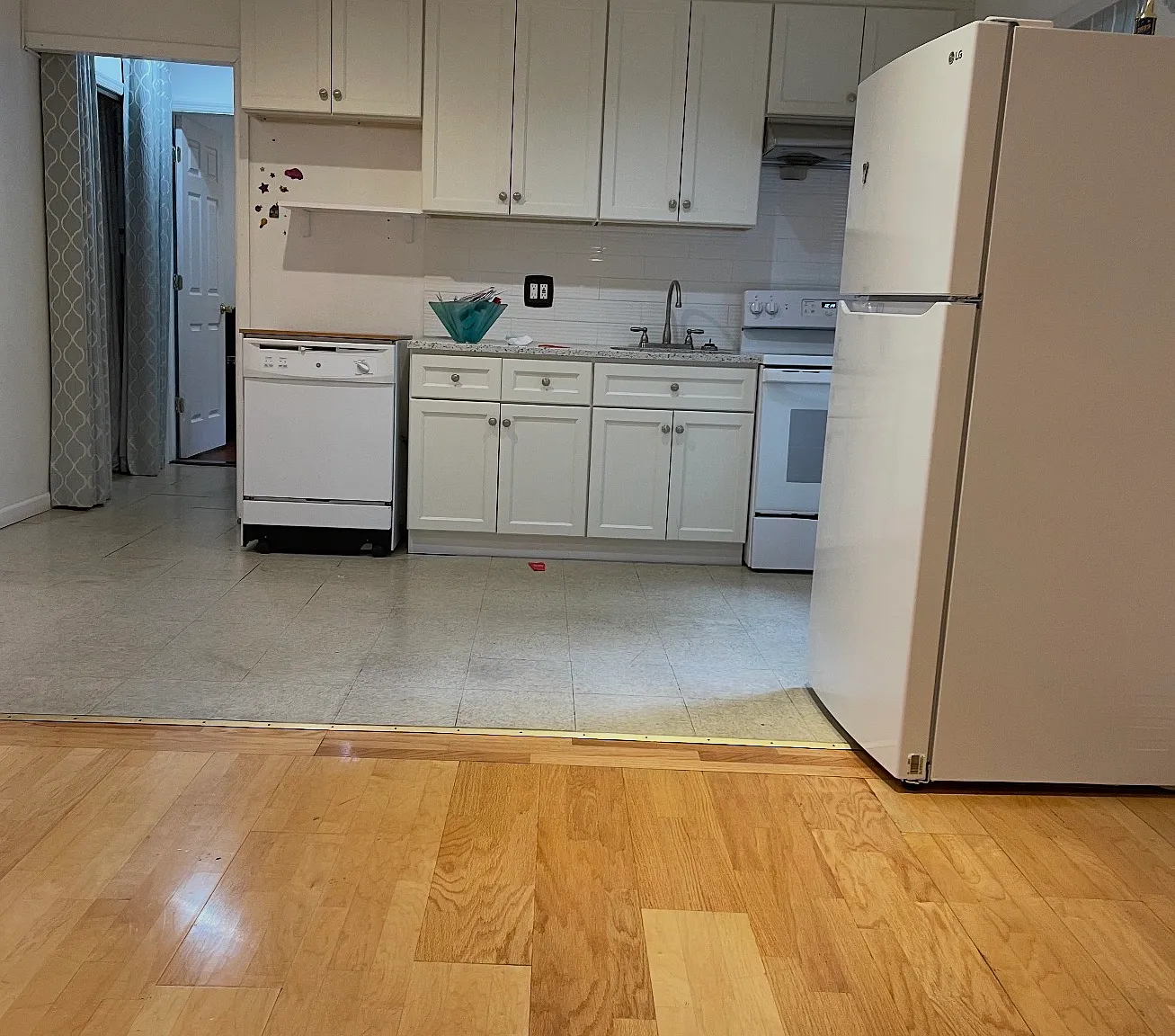 2 bed, 900 sqft, $2,700 — Photo 3