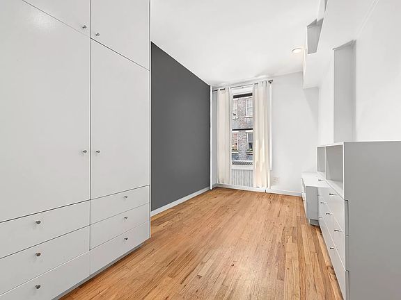 3rd image of 25 Leroy St APT 2