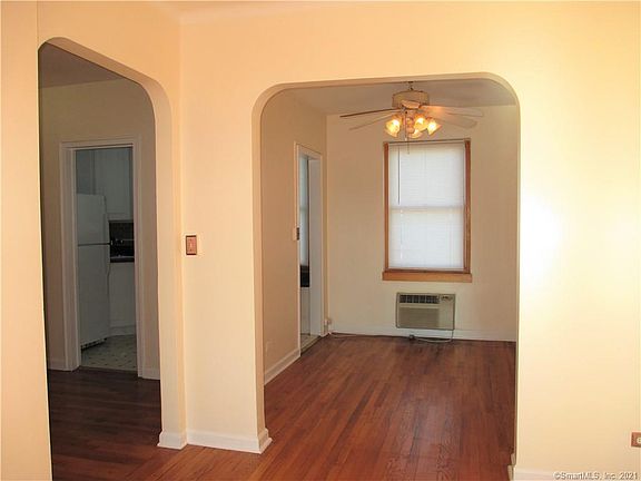 4th image of 114 Woodside Grn APT 3C