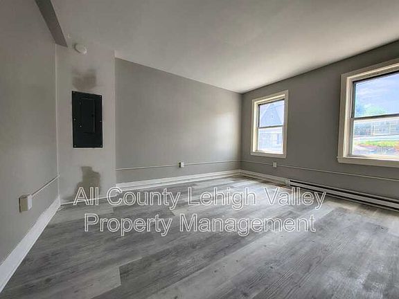 5th image of 427 W Berwick St