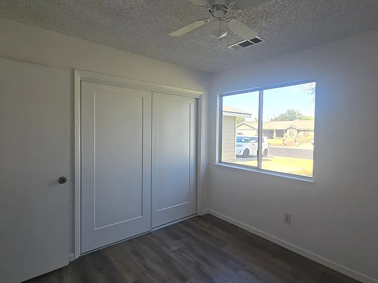 2146 Neill Way — Photo 16