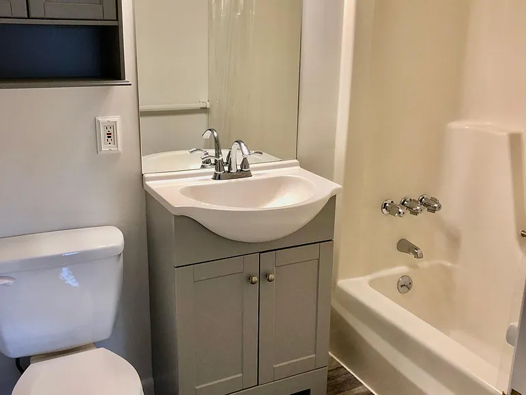 2 Russell St #2 — Photo 9