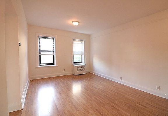 2nd image of 465 W 51st St #D4