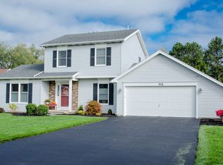 948 Dibbles Trl, Webster, NY 14580