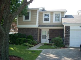 1069 Longboat Ct, Schaumburg, IL 60194