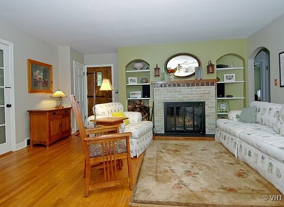 4th image of 115 E Tower Dr