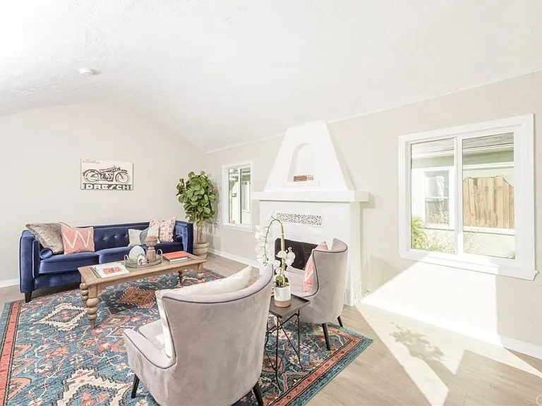 7727 S Normandie Ave — Photo 14
