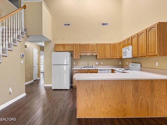 5th image of 5286 Avery Woods Ln