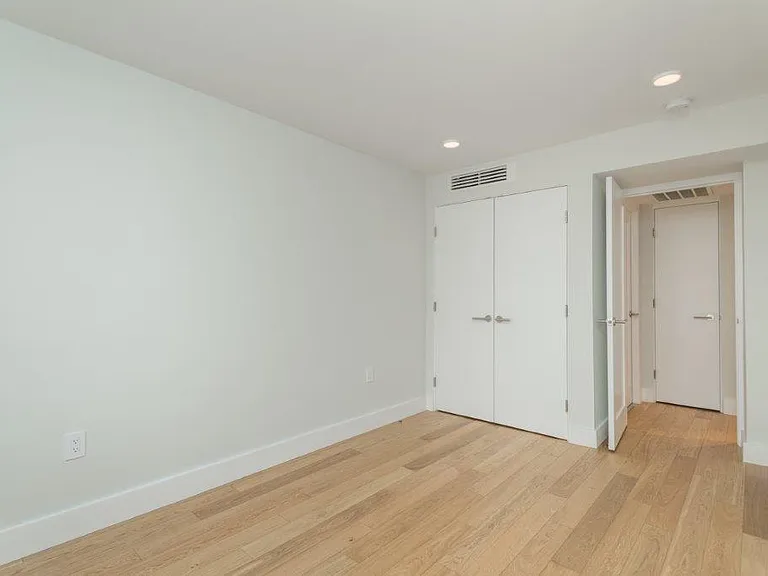 334 Harvard St #J6 — Photo 5