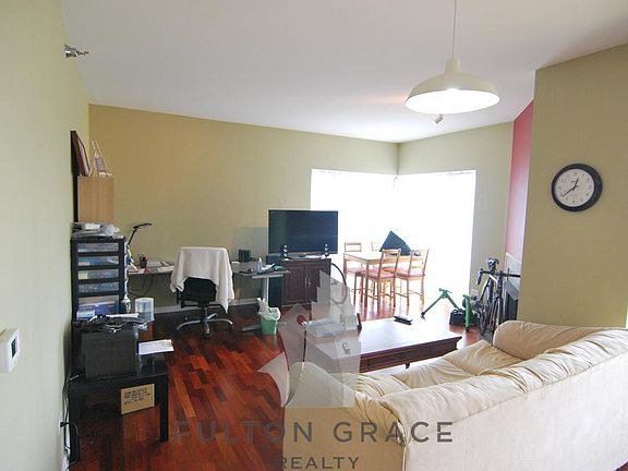 5th image of 100 N Hermitage Ave #426