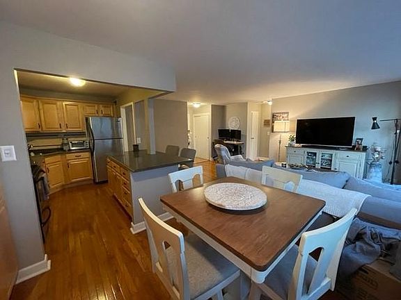 3rd image of 3550 N Lake Shore Dr APT 1421