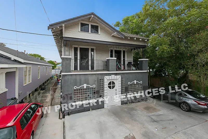 3 bed, 1.0 bath, $1,195 — Photo 2