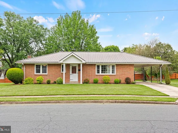 18 Chestnut St, Camp Hill, PA 17011