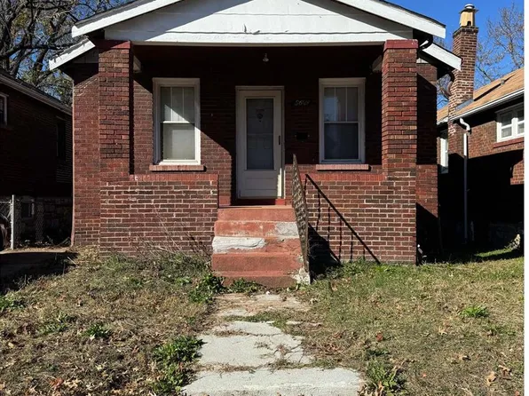 5641 Park Ln, Saint Louis, MO 63136
