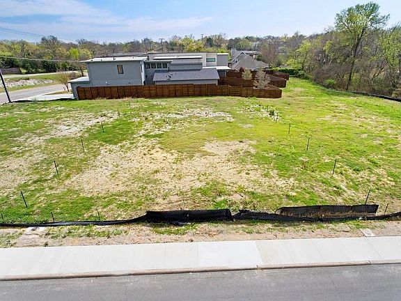 2nd image of 4688 Rockaway Dr