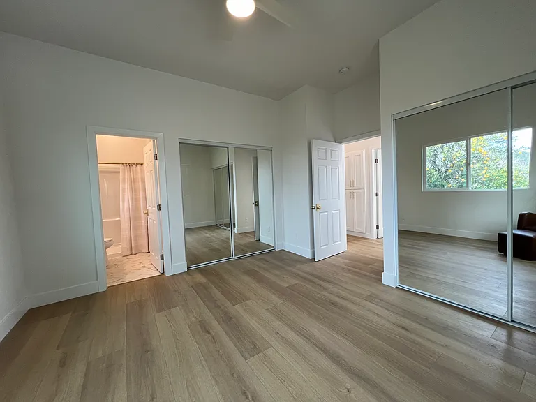 1531 Avohill Dr — Photo 11