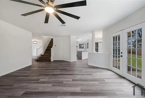 4 bed, 2455 sqft, $2,200 — Photo 2