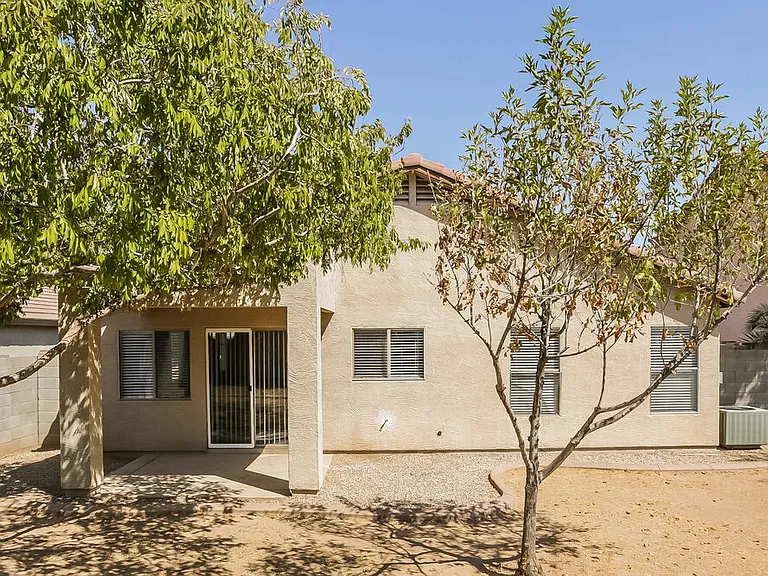 1629 W Burgess Ln — Photo 16