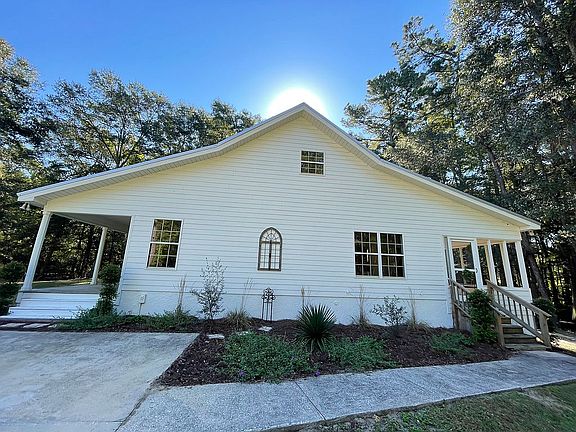 New landscaping & paint 