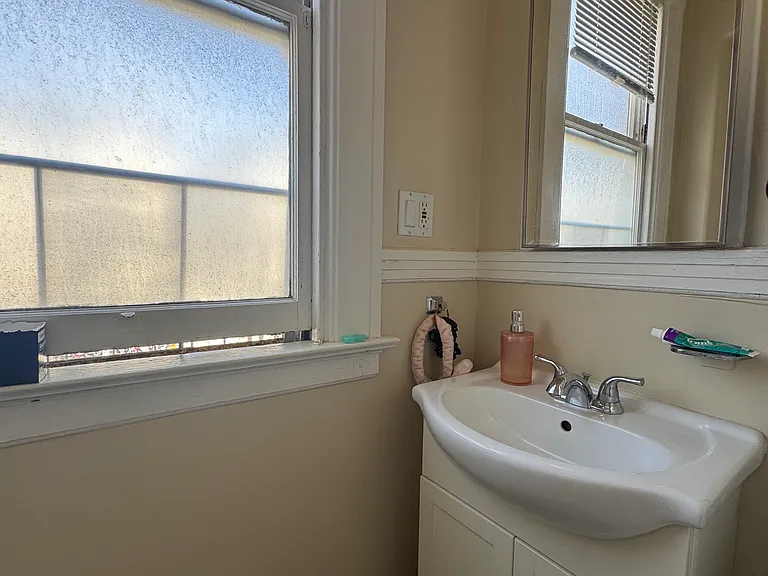 805 Valencia St — Photo 8
