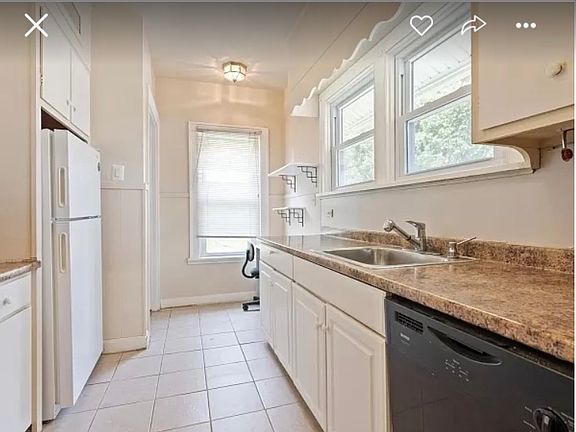 3rd image of 1174 Easton Ave