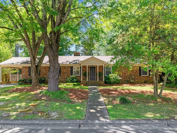 1206 Oakview Drive, Greenville, NC 27858