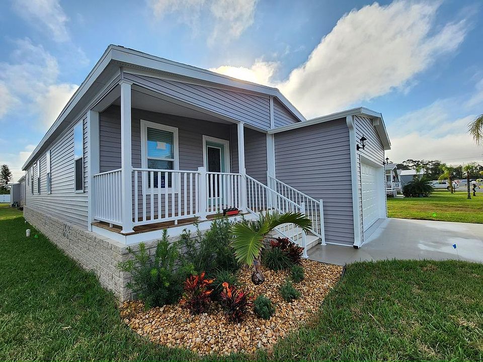 1st image of 5439 Fiddleleaf Dr #233