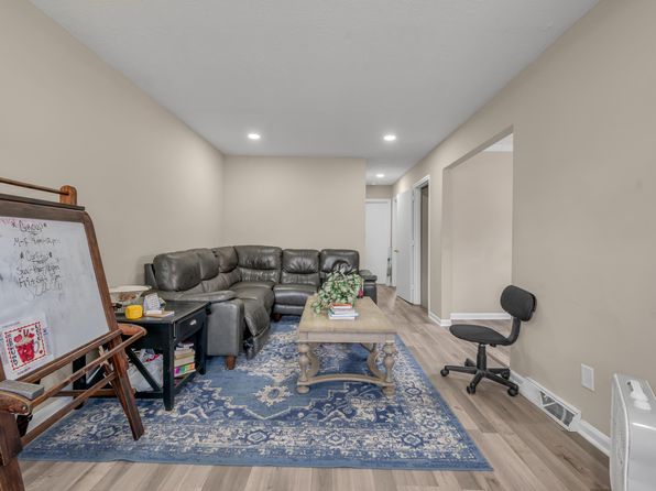 lexington-kentucky-2054773756 picture