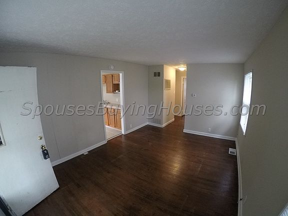 3rd image of 2224 Villa Ave