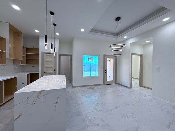 4th image of 225 Lusitano Dr