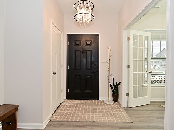 2nd image of 1307 Peregrine Ln