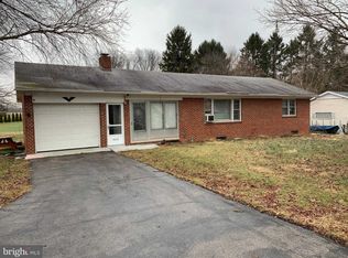 5869 York Rd, Spring Grove, PA 17362