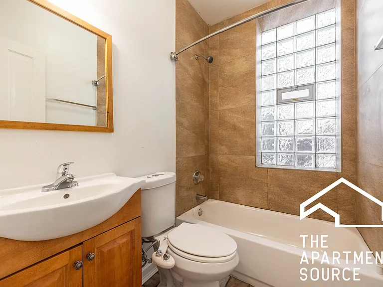 1847 S Loomis St #2 — Photo 5